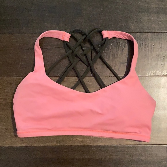 SOLD. Lululemon free to be wild sports bra. Size 4 - Picture 1 of 3